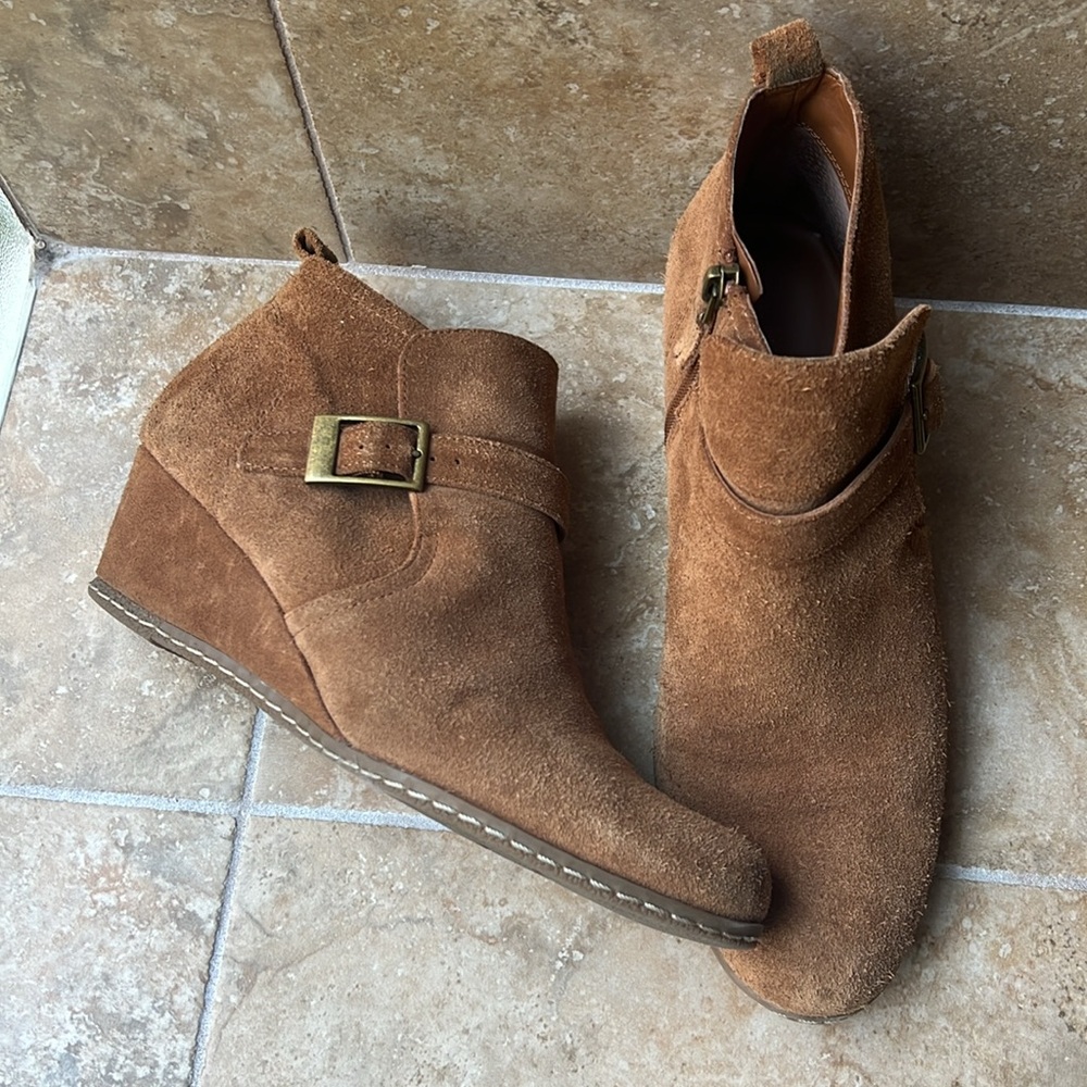 Franco Sarto Anita Cognac Suede Booties Side Zip Buckle 9.5 Wedge Heel